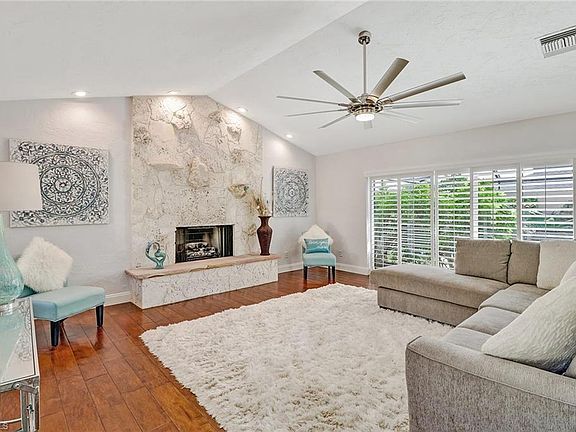 4th image of 2408 Pinewoods Cir #12