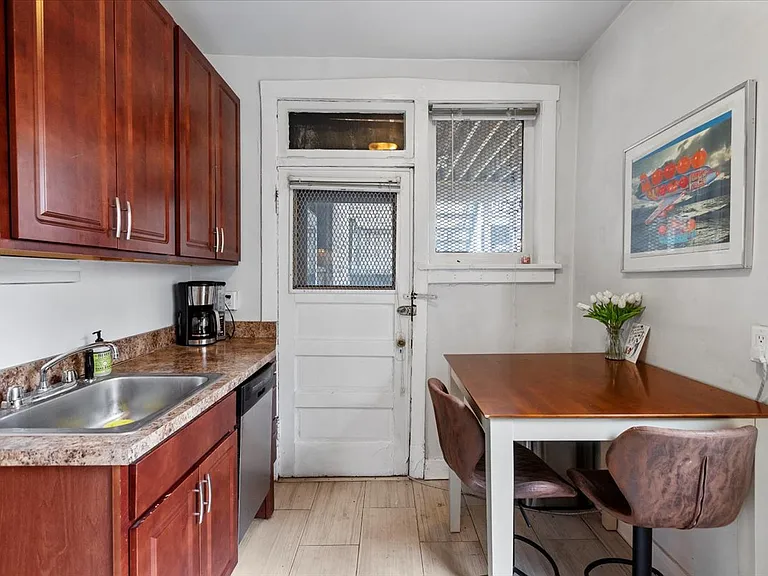 442 W Arlington Pl #2 — Photo 2