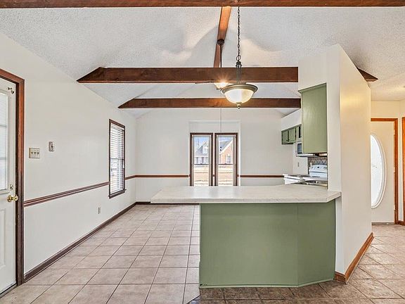 4th image of 7821 Hickory Meadow Rd