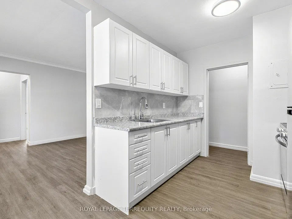 2550 Keele St #103