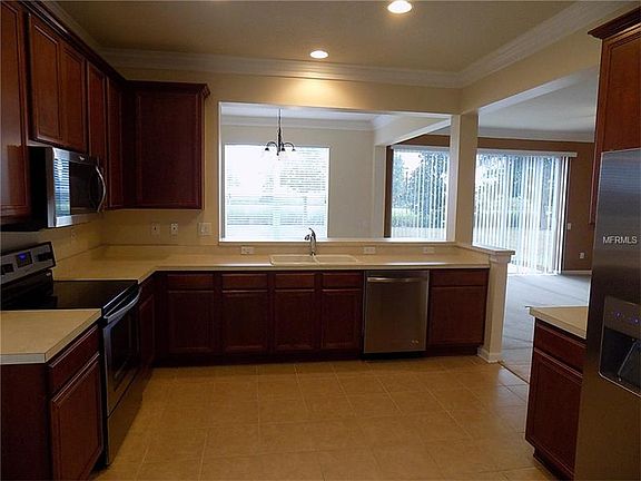 3rd image of 13811 Crater Cir
