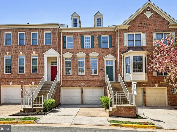 2746 Pembsly Dr, Vienna, VA 22181