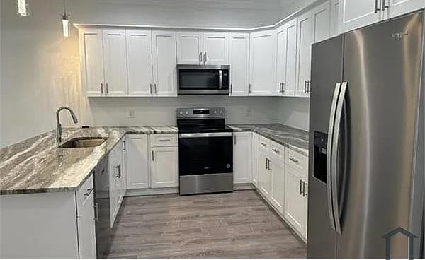 1st image of 2115 French St