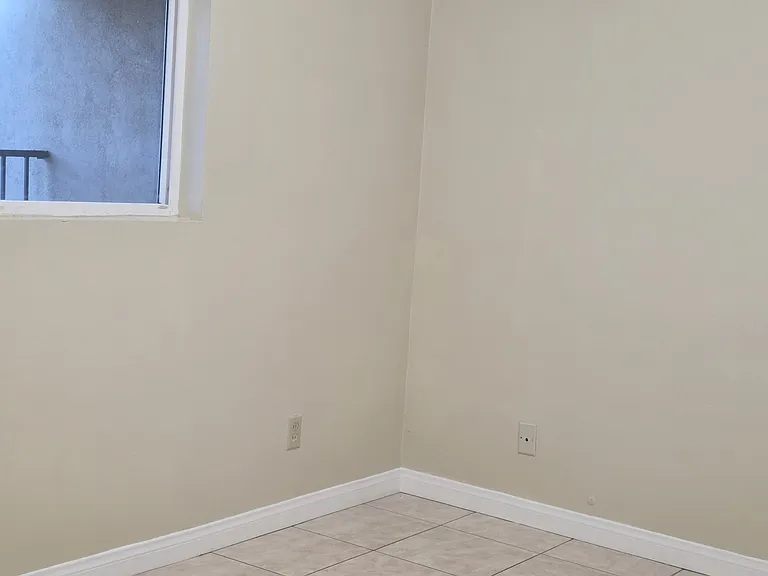 2642 Maxon Rd #6 — Photo 9