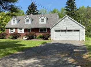 127 Glass Lake Rd, Averill Park, NY 12018