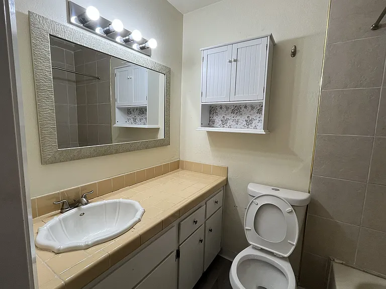 2215 Admiralty Ln — Photo 13