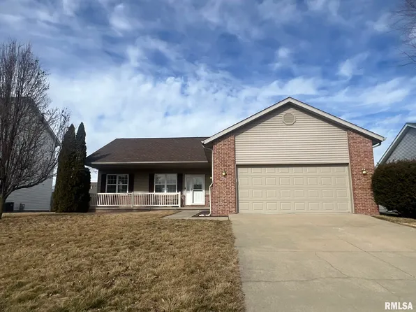321 Podres Ln, Chatham, IL 62629
