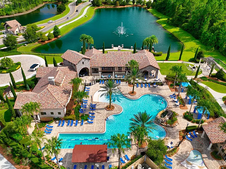 resort style swimming pool
