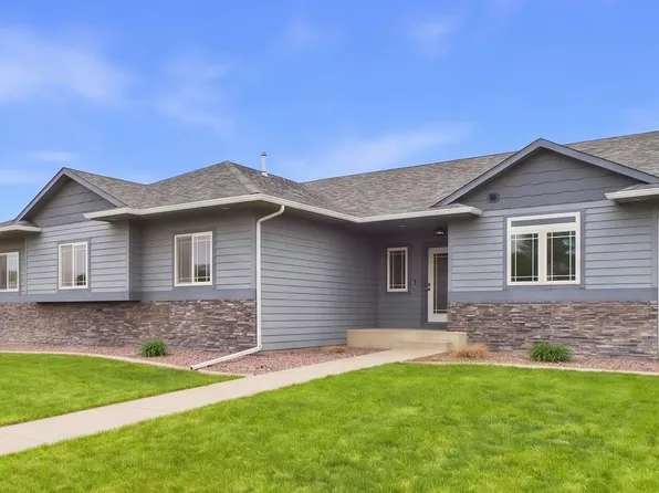 6909 S Shadow Cir, Sioux Falls, SD 57108