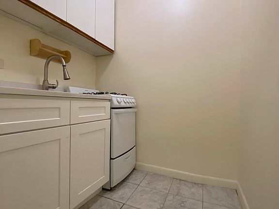 3rd image of 346 E 63rd St APT 4B
