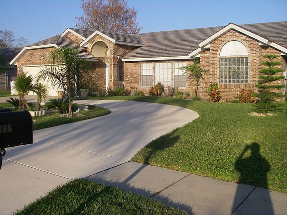 Brand new circular drive-way