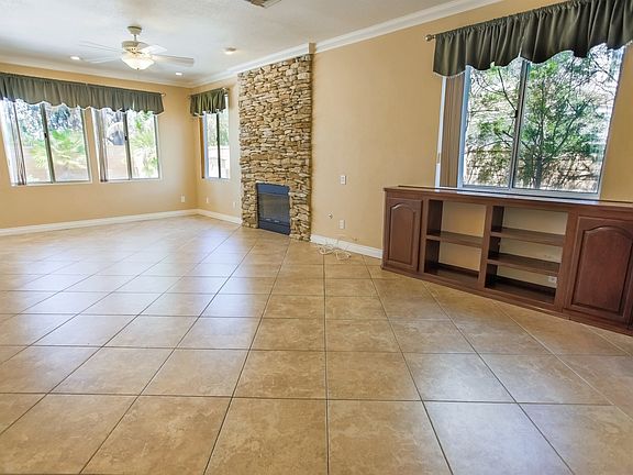 4th image of 27400 Westover Way