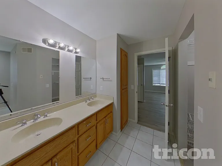 209 Greenbriar Ln — Photo 12