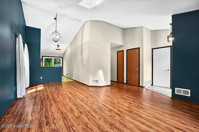 4th image of 58 Westchester Drive