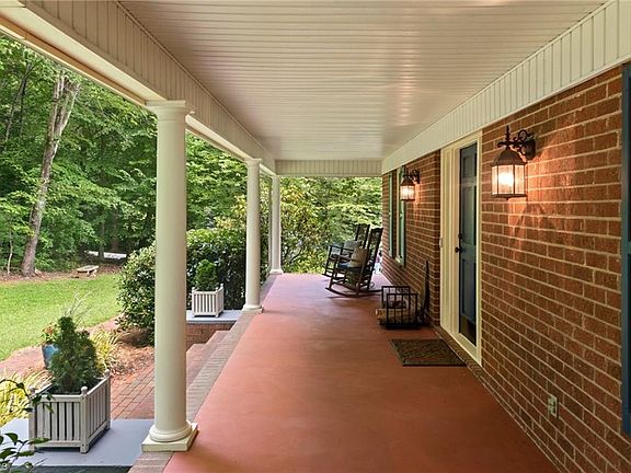 3rd image of 4601 Cedarline Dr