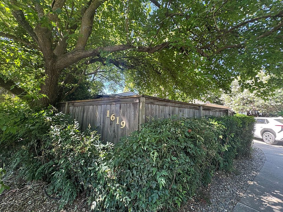 1st image of 1619 Pole Line Rd