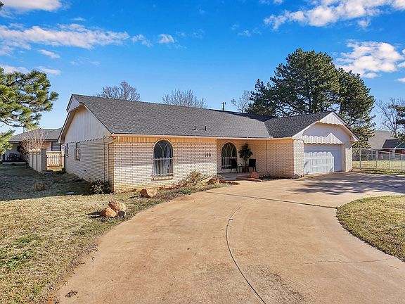 3rd image of 100 Sunset Cir