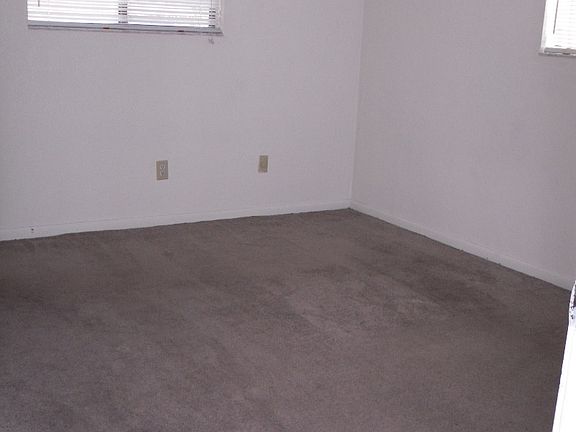 5th image of 646 Lpga Blvd #B