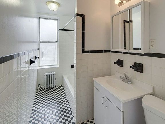 5th image of 83-09 Brevoort St #6D