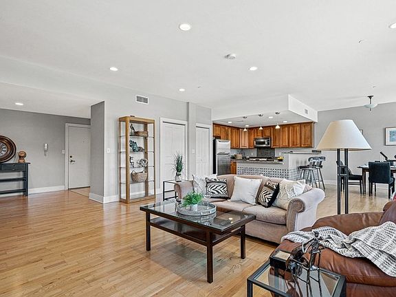 4th image of 1 Powder Mill Sq #301