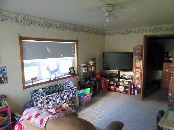 3rd image of 2835 Linden Ave
