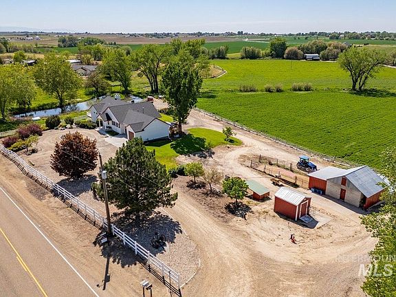 3rd image of 16921 Oasis Rd