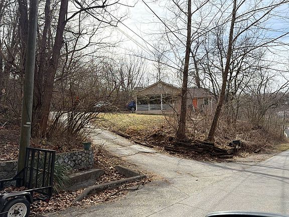 3rd image of 856 Chestnut St