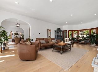 611 Country Club Dr, Burbank, CA 91501
