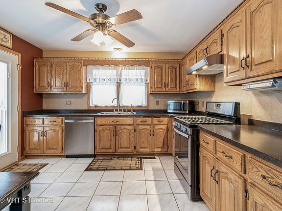 3rd image of 9814 McVicker Ave
