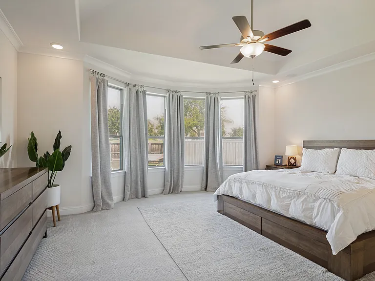 943 Marie Dr — Photo 10
