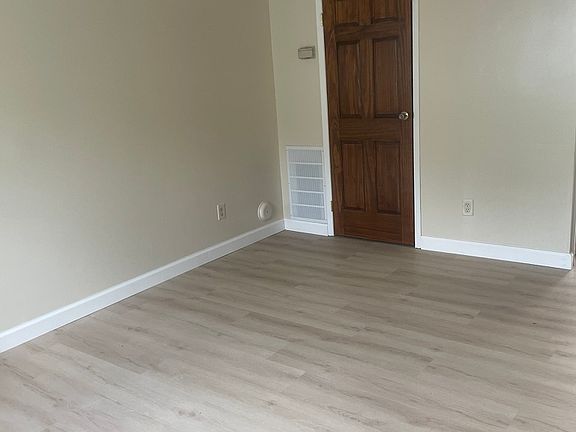 5th image of 2632 Christine Blvd