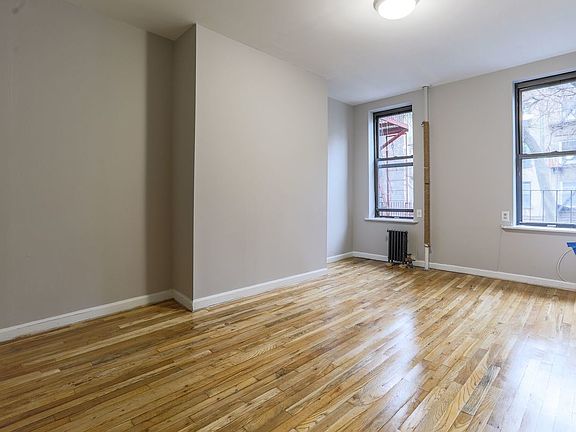 5th image of 122 E 7th St APT 1RE