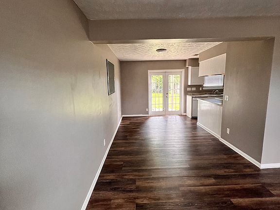 2nd image of 438 Venetian Way