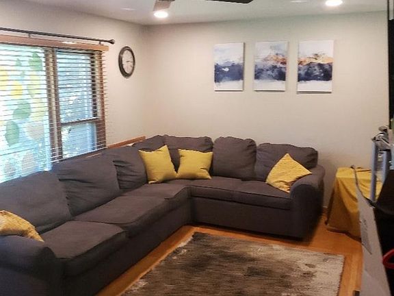 3rd image of 4045 N 135th St