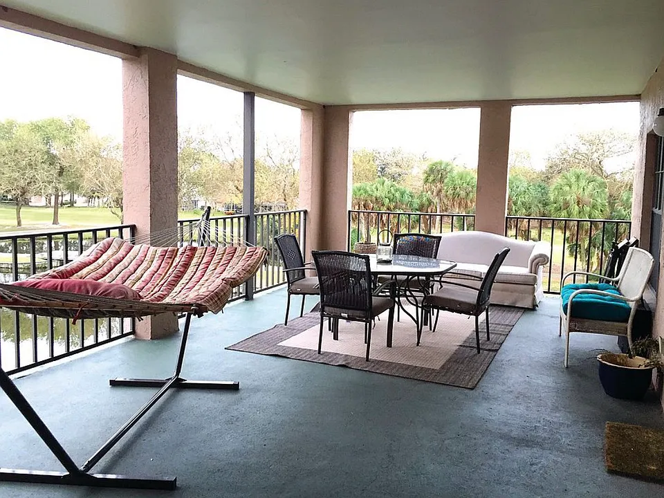 6100 Gulfport Blvd S #301