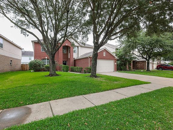 2nd image of 2814 Crestbrook Bend Ln
