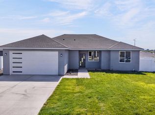 104 Olivera St, Grandview, WA 98930