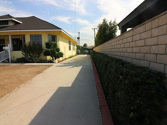 3rd image of 536 N Sunset Ave