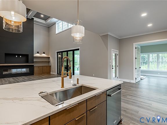 4th image of 15257 Johns Trace Cir
