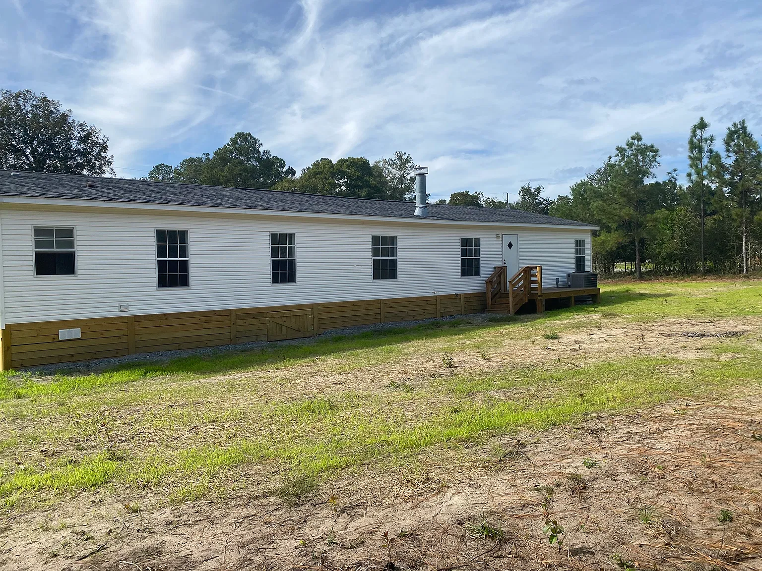 3 bed, 1960 sqft, $1,350 — Photo 2