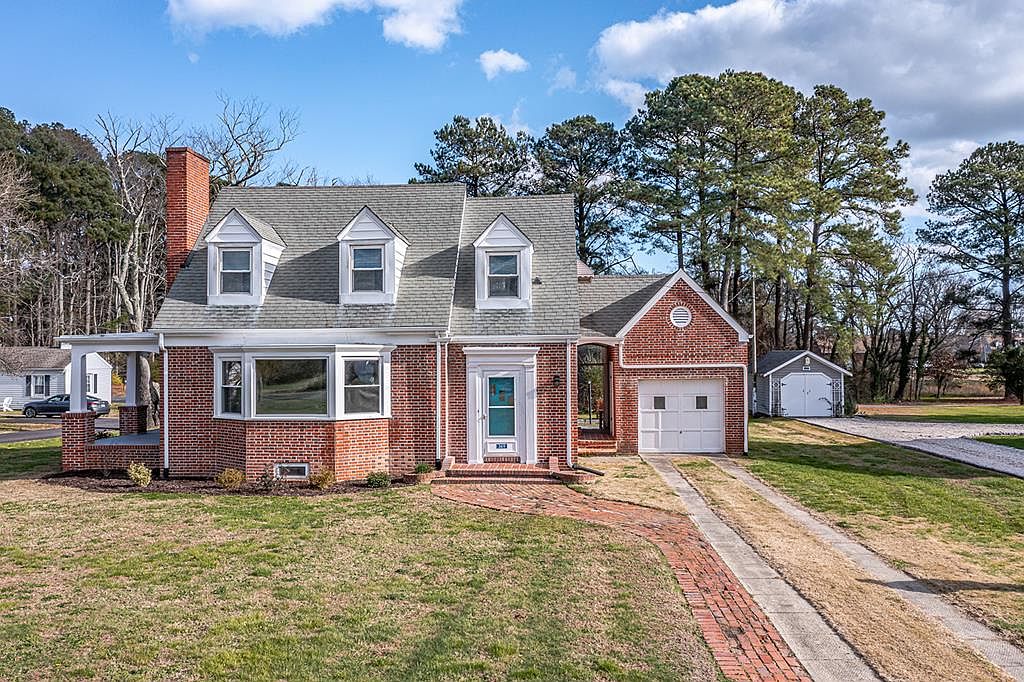 369 Main St, Reedville, VA 22539 Zillow