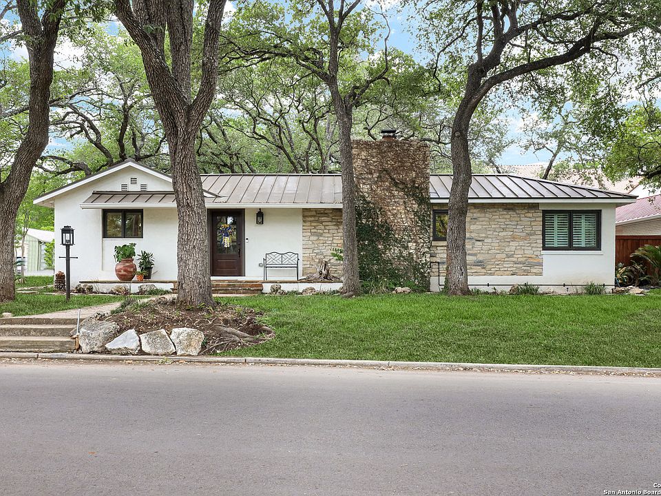1st image of 141 W FAIR OAKS PL