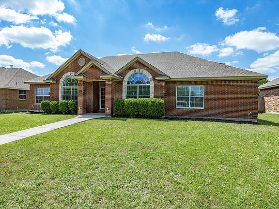 4th image of 208 Red Wolf Ln