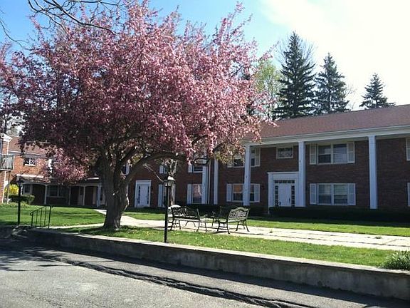 5th image of 33 Woodruff Ln APT 14