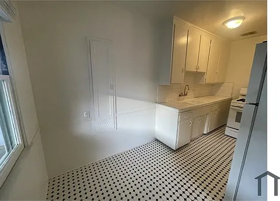 5326 Packard St — Photo 4