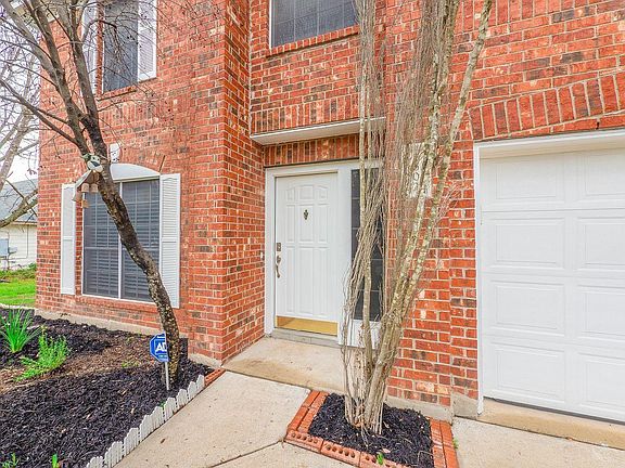 3rd image of 1602 Diana Dr