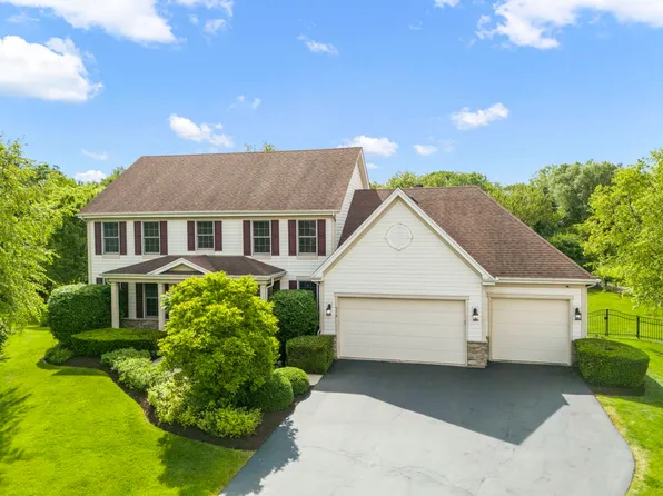 976 McCormick Ln, West Chicago, IL 60185