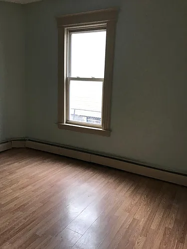 44 Bond St Photo 1
