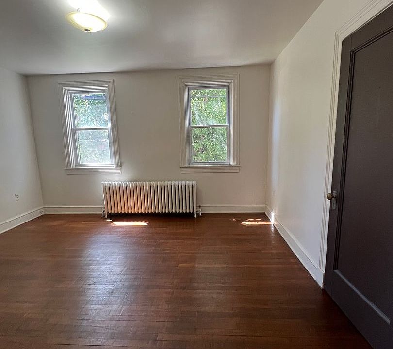 1st image of 536 E Fulton St #8