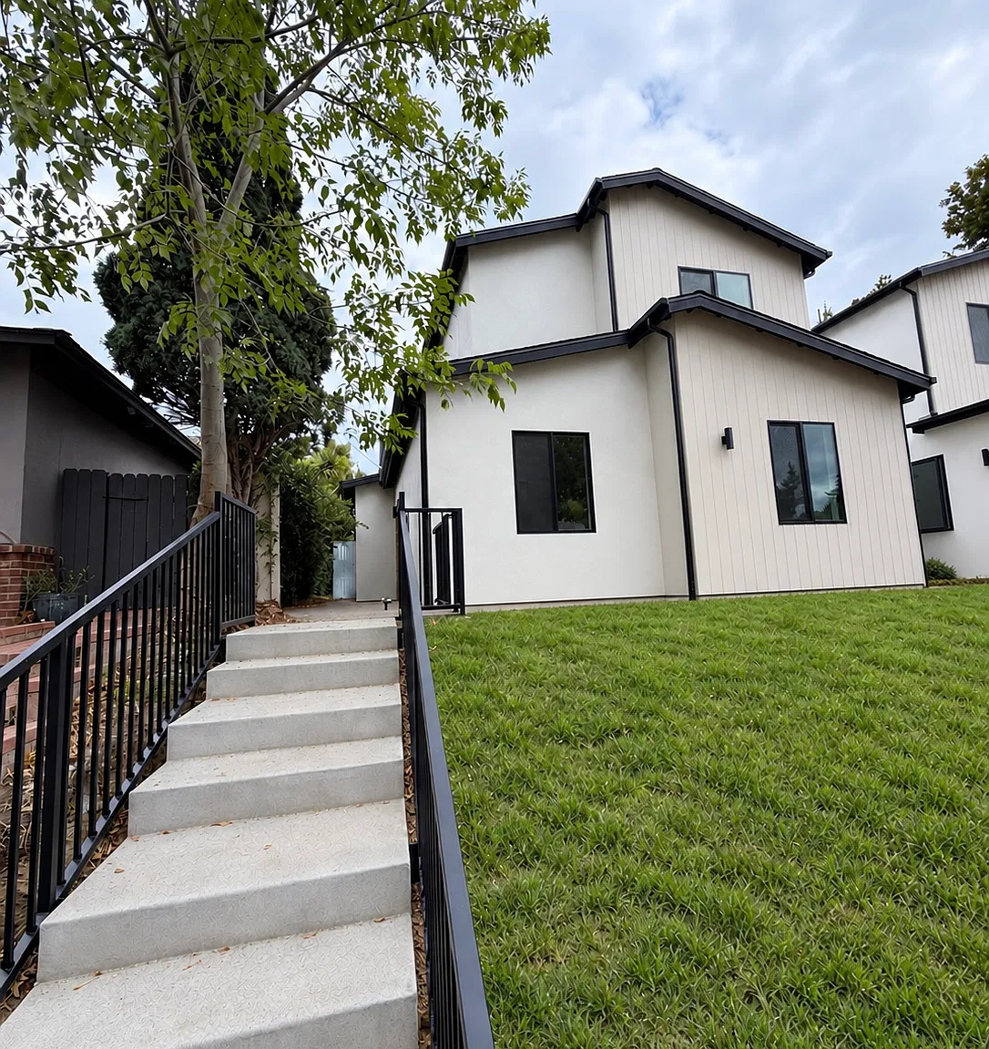 3 bed, $5,250 — Photo 1